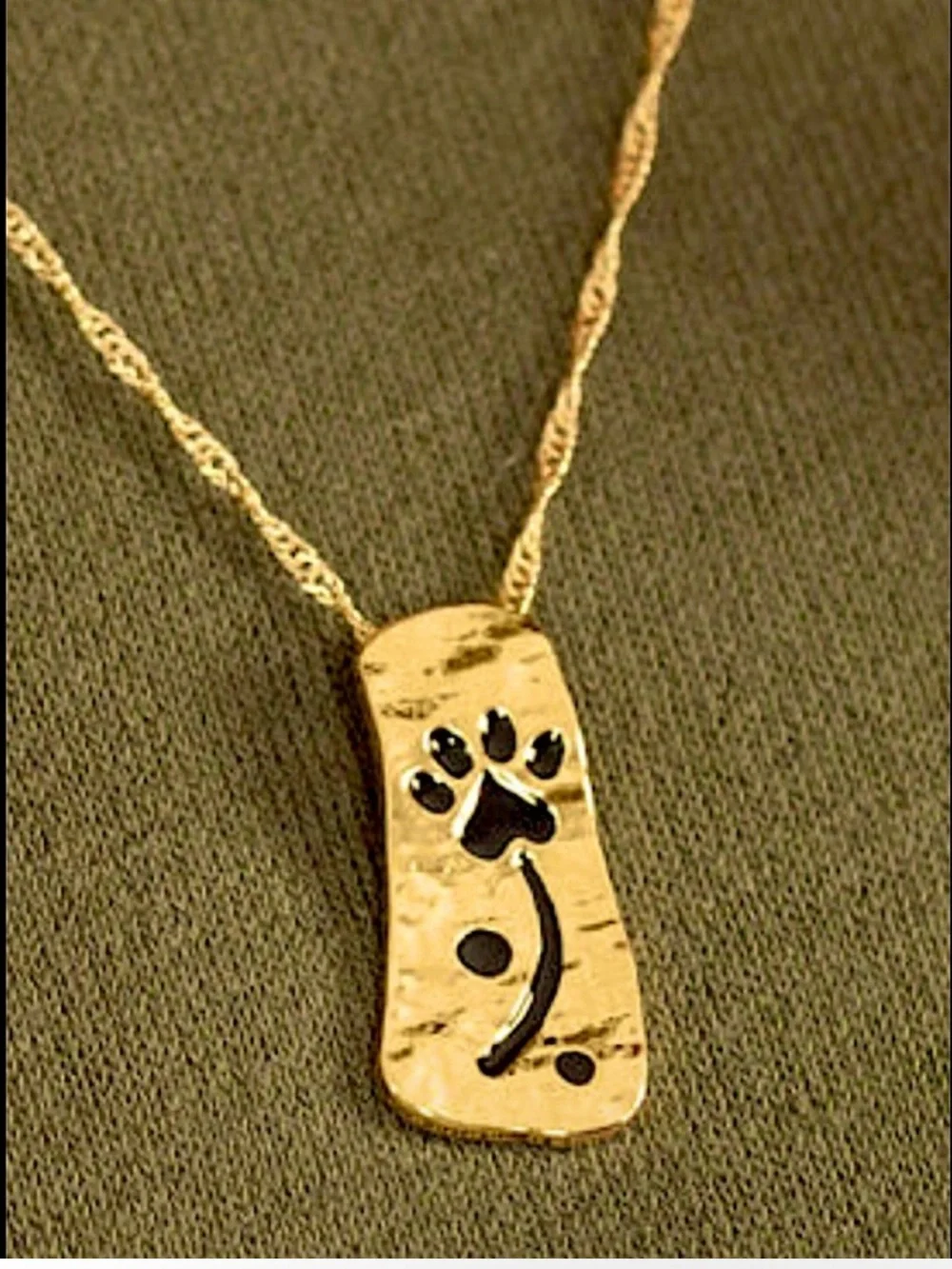 Greater Goods Blooming Paw Necklace, Gold-Tone & Black Enamel Pendant 18+” Chain